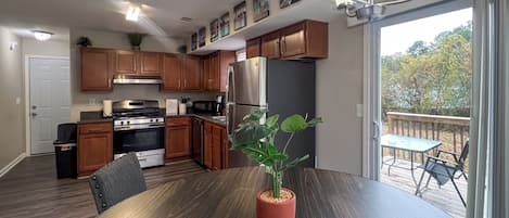Ferienhaus, 3 Schlafzimmer, Raucher, Terrasse | Esszimmer