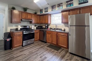 House, 3 Bedrooms, Smoking, Terrace | Interior - Charming 3 Bedroom Home in Clayton County (Atlanta)