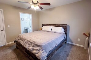 House, 3 Bedrooms, Smoking, Terrace | 3 bedrooms - Charming 3 Bedroom Home in Clayton County (Atlanta)