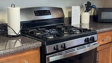 House, 3 Bedrooms, Smoking, Terrace | Interior