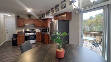 House, 3 Bedrooms, Smoking, Terrace | Dining room