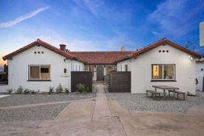 Exterior - La Jolla Studio for 2: Steps From Shore w/ Parking (San Diego)