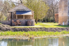 Property grounds - The Den: riverside bolthole (Baston, Stamford)