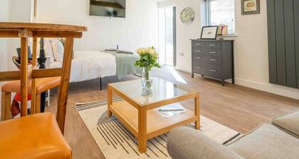 The Den: riverside bolthole