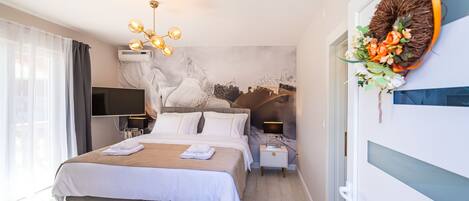 6 bedrooms, bed sheets