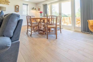 Dining - The Roost: a riverside retreat (Stamford)