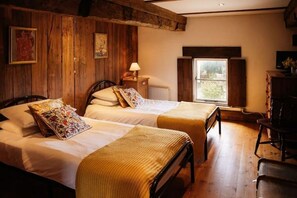 4 chambres, fer et planche à repasser, Wi-Fi, draps fournis