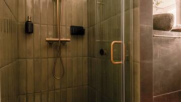 Apartment, Balcony, City View | Bathroom