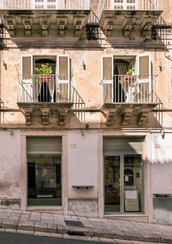 Fachada de la propiedad