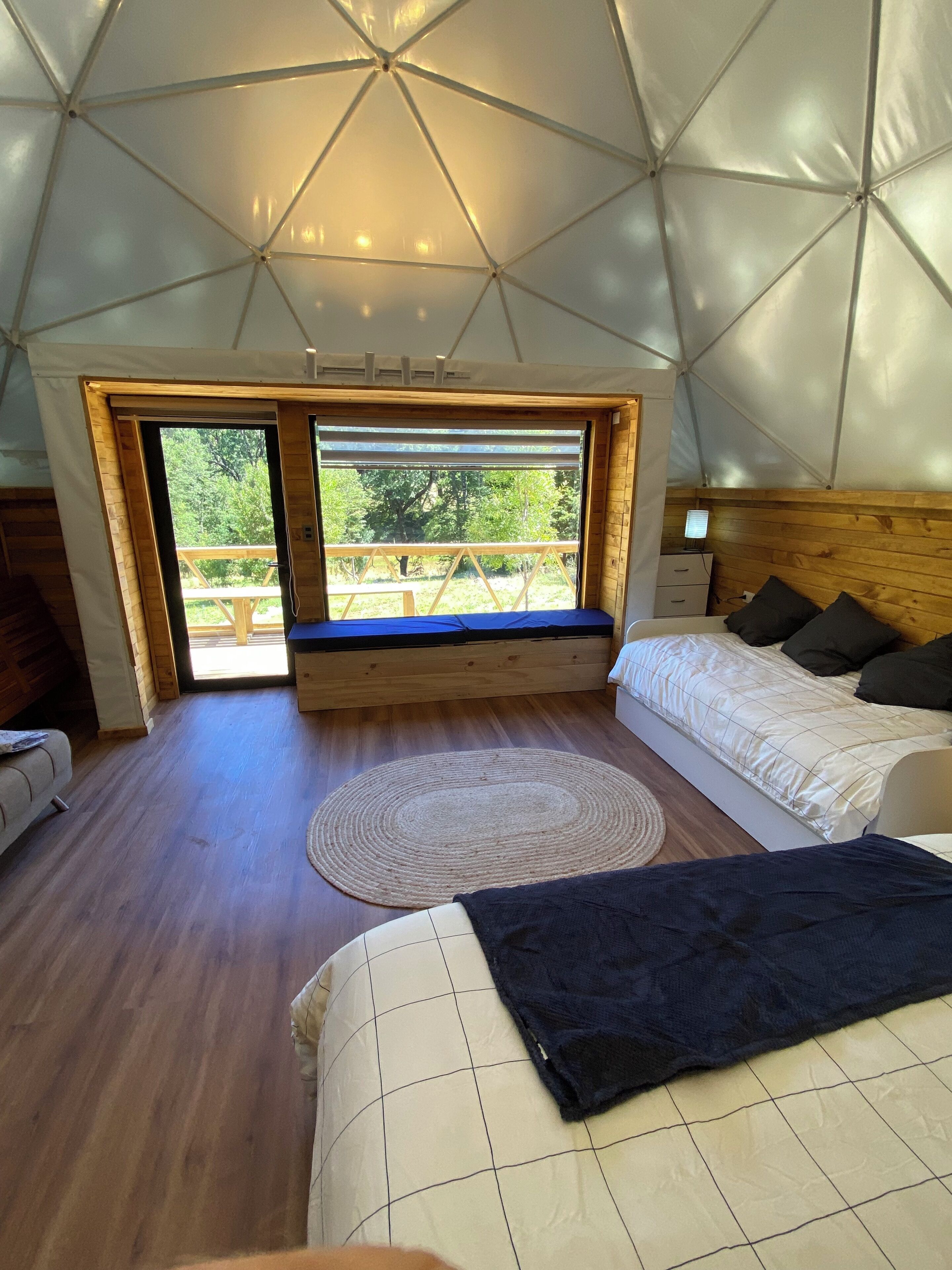 Stuga Superior - uteplats - utsikt mot trädgården | Gratis wi-fi