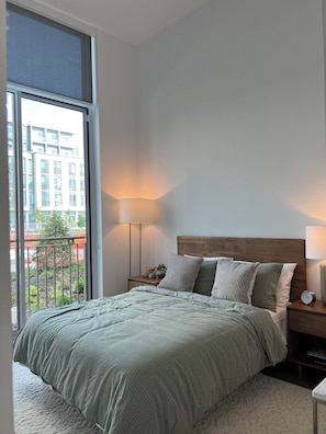 Classic Room | Laptop workspace, free WiFi - Adastay Suites Downtown (Toronto)