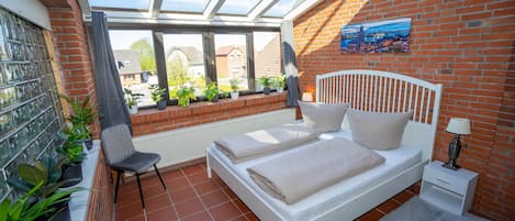 3 habitaciones, tabla de planchar con plancha, wifi y ropa de cama