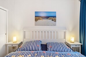 2 bedrooms, WiFi, bed sheets - Apartment 'Ferienwohnung 1, Ground Floor' with Private Terrace and Wi-Fi (Hooksiel)