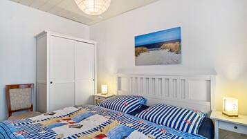 2 bedrooms, WiFi, bed sheets