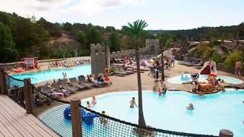 Seasonal outdoor pool, pool loungers