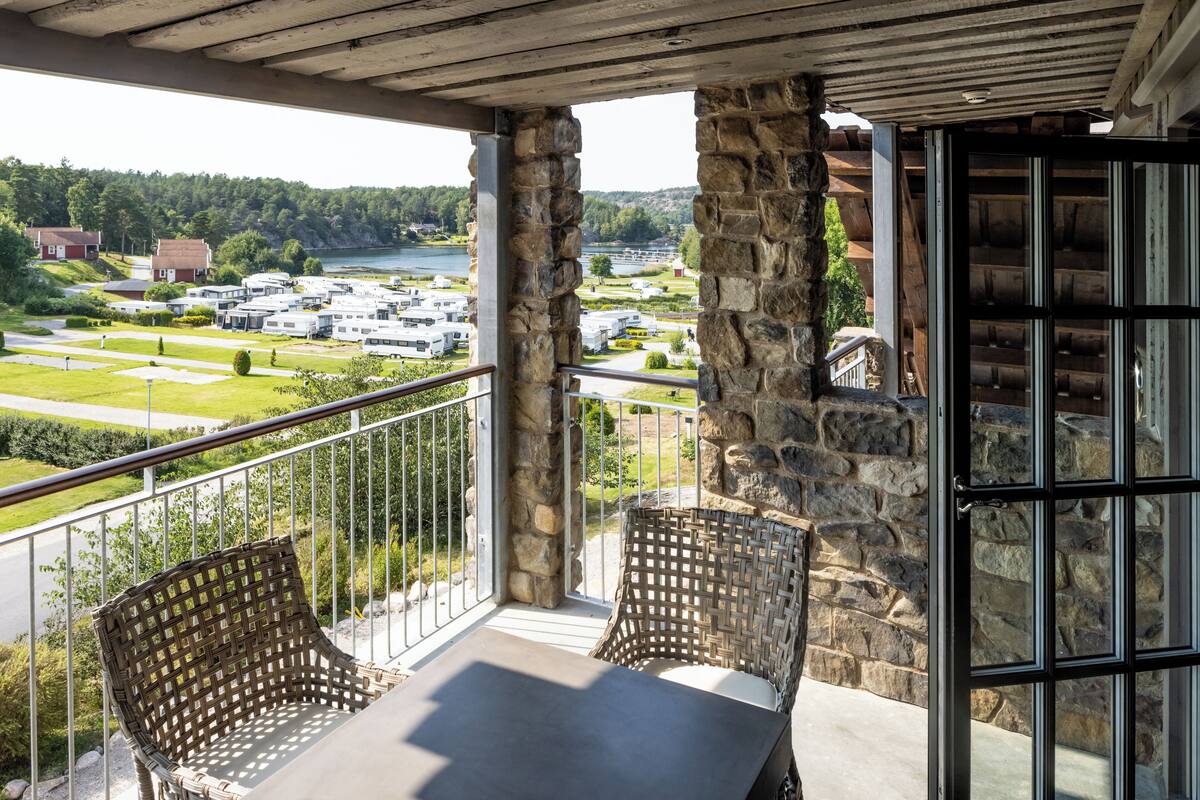 Superior vierpersoonskamer, balkon | Babybedden (toeslag), gratis wifi, beddengoed