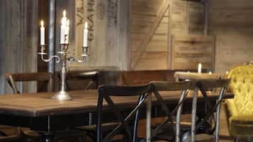 2 restaurants servant le petit déjeuner