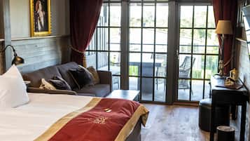 Pirathotellet dubbelrum | Cribs/infant beds, free WiFi, bed sheets