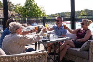 2 restaurants, breakfast served - Daftö Resort (Stromstad)