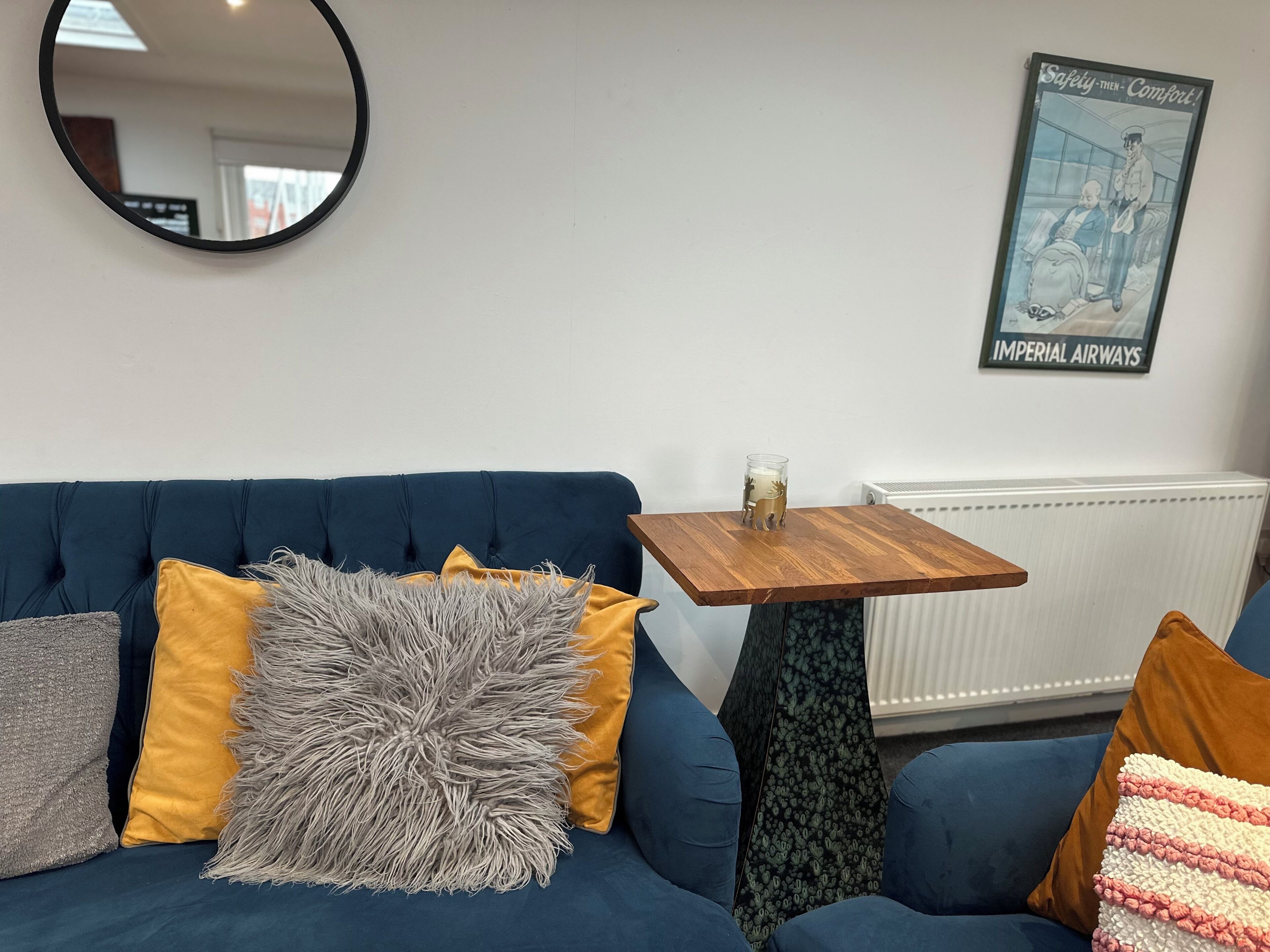 House, 6 Bedrooms, Smoking | Living room