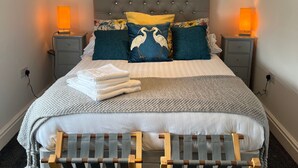 House, 6 Bedrooms, Smoking | 6 bedrooms - Liverpool Waterfront Stay Excellent Location Onsite Parking (Liverpool)
