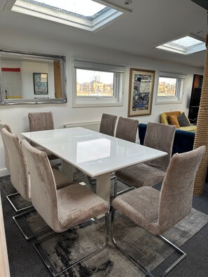 House, 6 Bedrooms, Smoking | Dining room - Liverpool Waterfront Stay Excellent Location Onsite Parking (Liverpool)