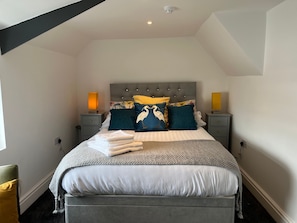 House, 6 Bedrooms, Smoking | 6 bedrooms - Liverpool Waterfront Stay Excellent Location Onsite Parking (Liverpool)