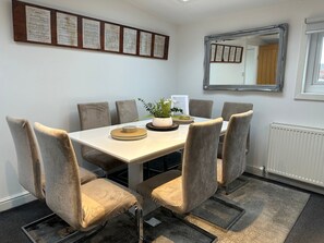 Huis, 6 slaapkamers, roken | Dineerruimte