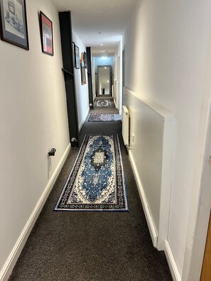 House, 6 Bedrooms, Smoking | Interior