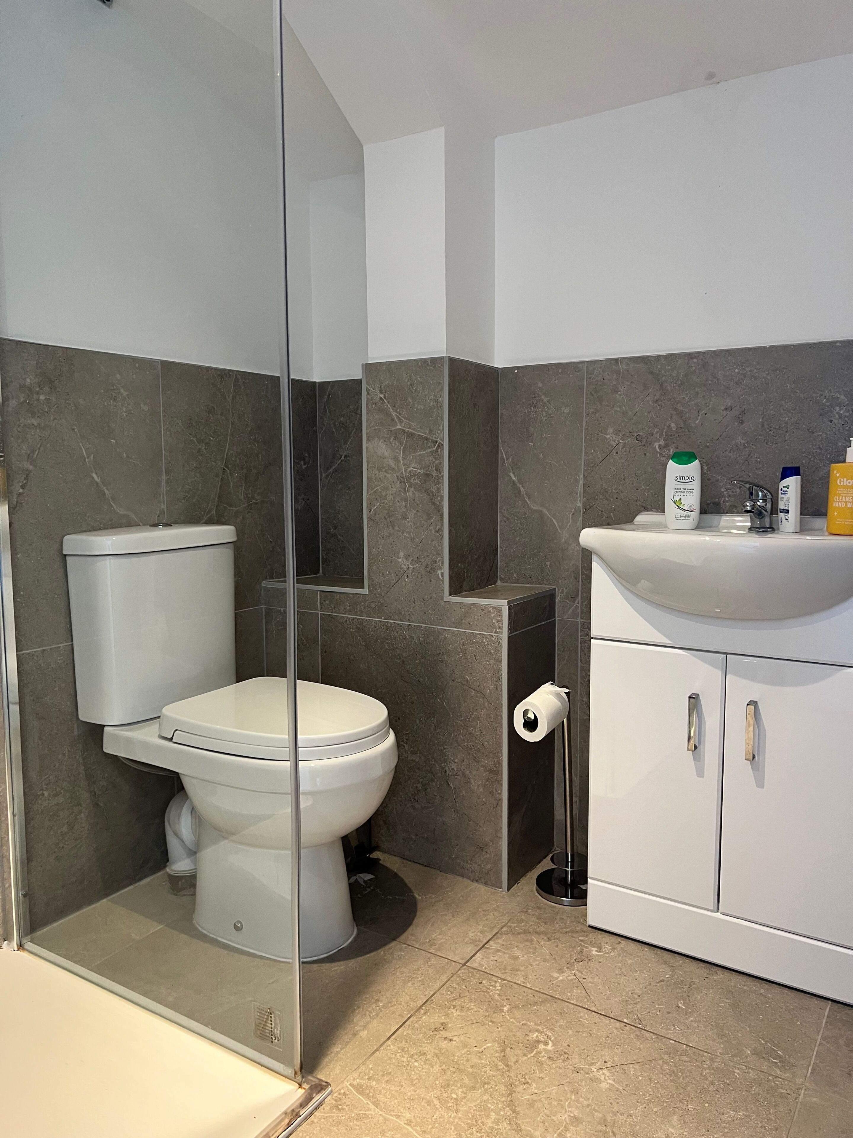 House, 6 Bedrooms, Smoking | Bathroom