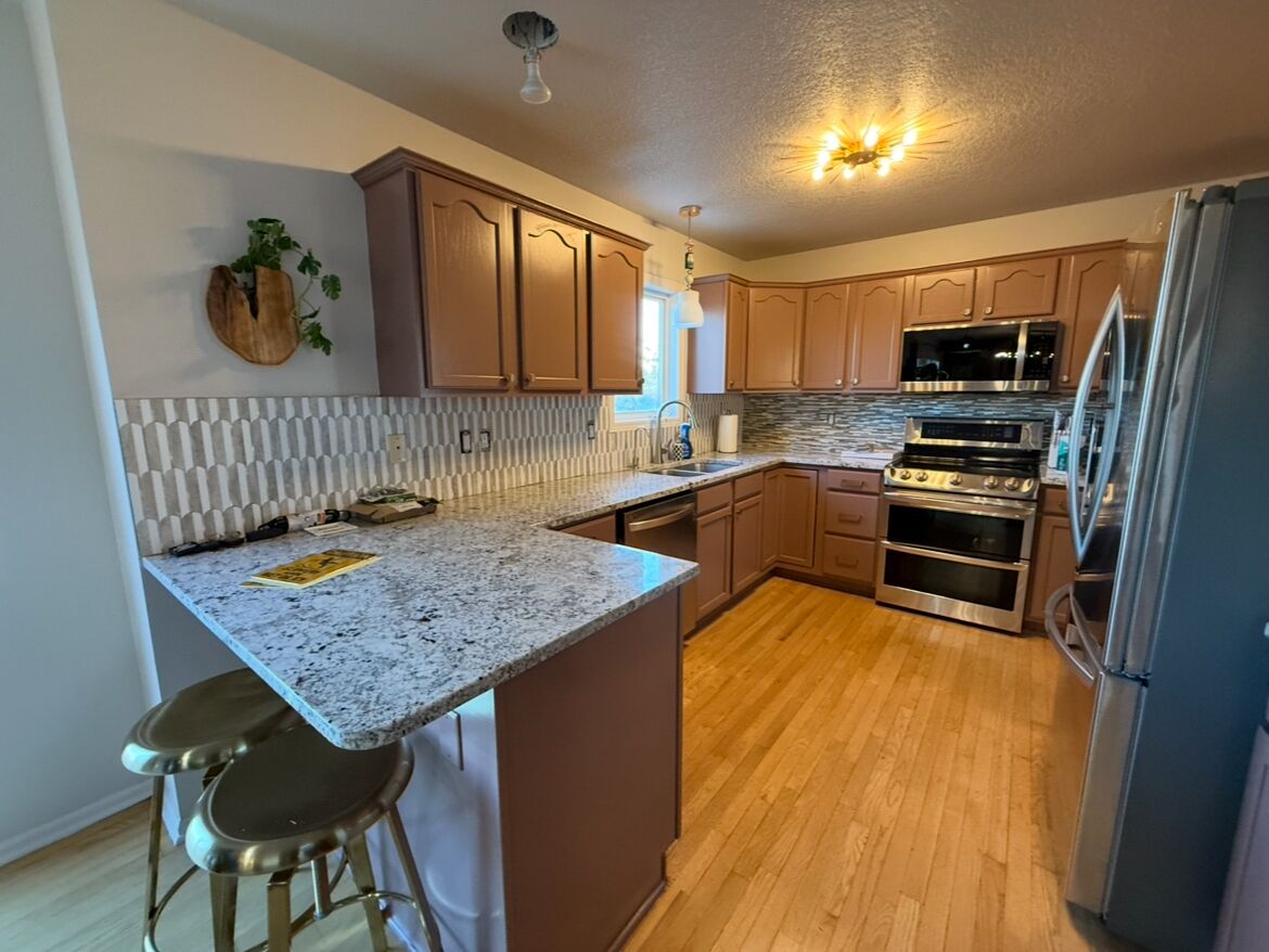 Frigorífic, microones, forn i placa de cuina 