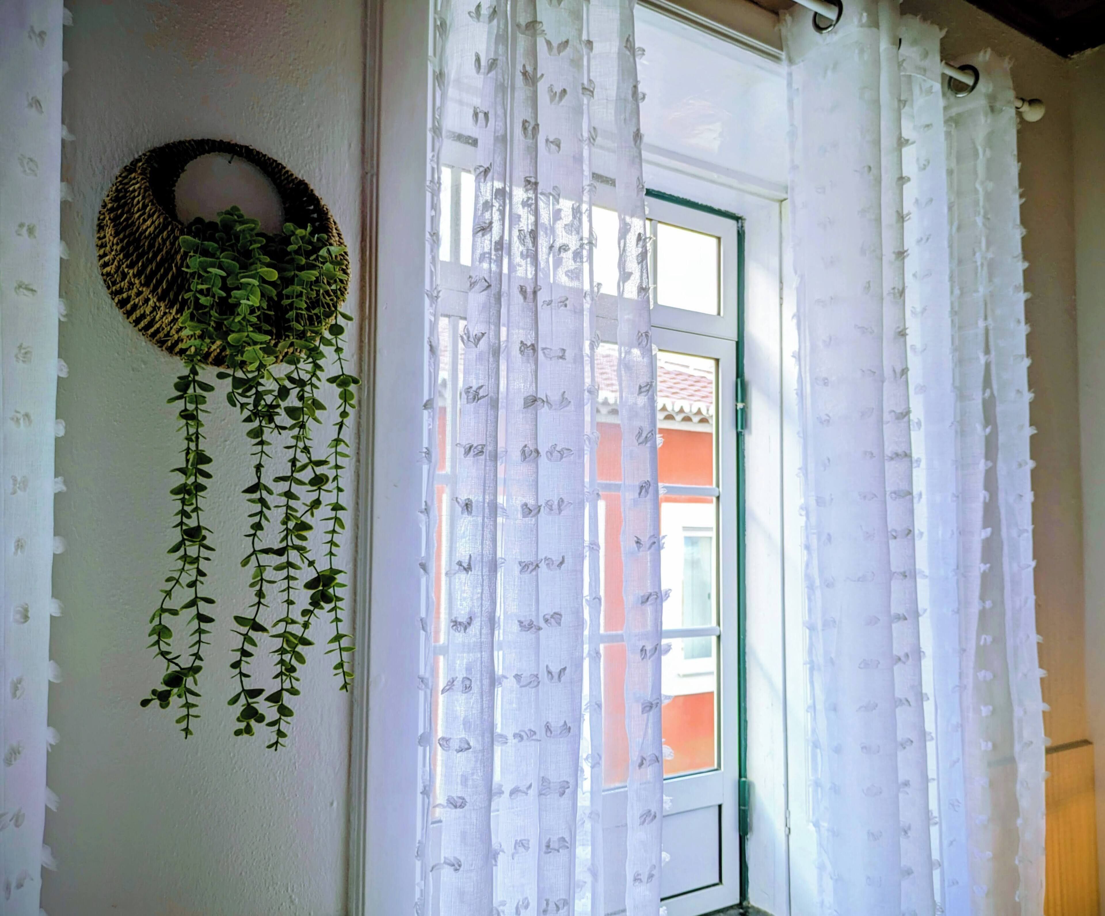 Phòng tiện nghi đơn giản, phòng tắm riêng | Bộ đồ giường cao cấp, trang trí khác biệt 