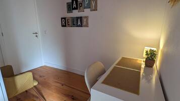 Superior-rum - privat badrum | Mörkläggningsgardiner, strykjärn/strykbräda och gratis wi-fi