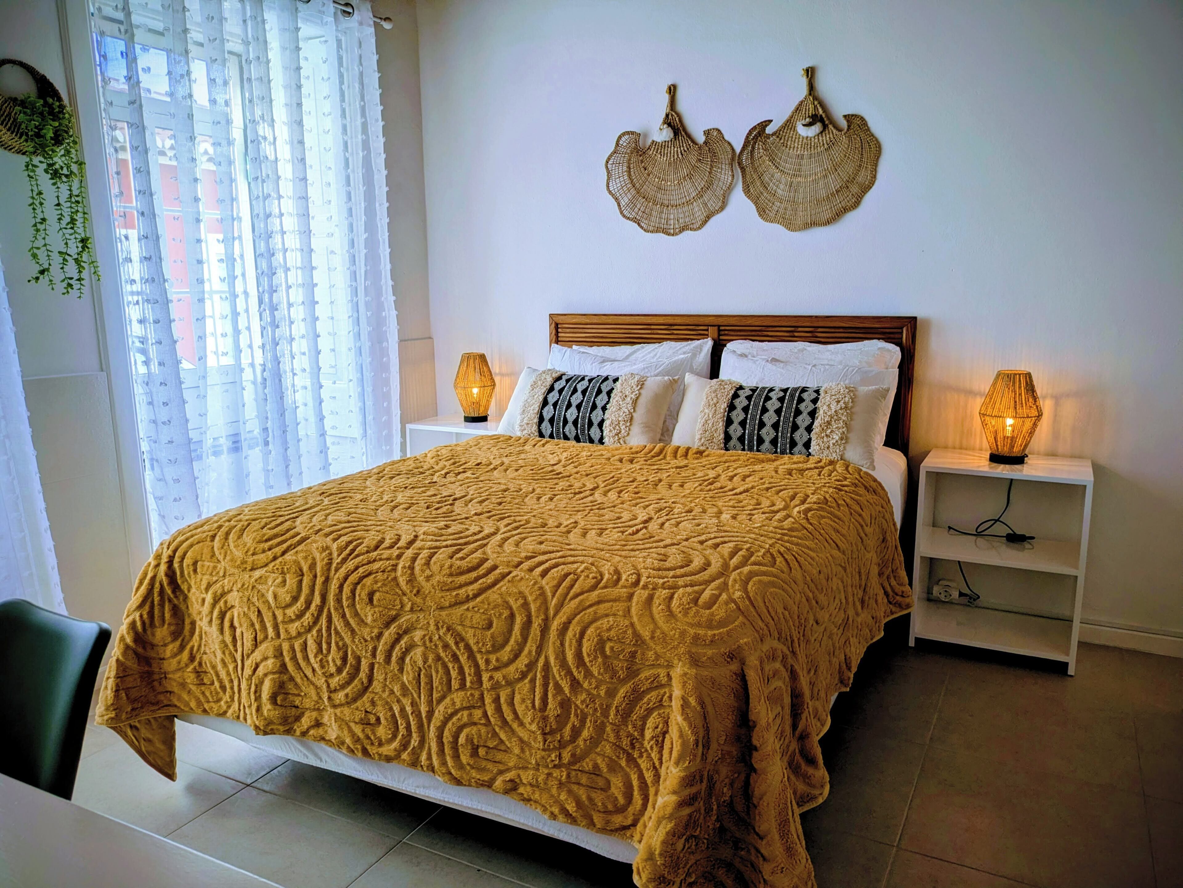 컴포트룸, 전용 욕실 | 고급 침구, 각각 다른 스타일의 인테리어, 각각 다르게 가구 비치, 암막 커튼