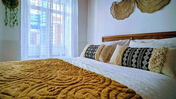 Rom – comfort, privat bad | Sengetøy av topp kvalitet, individuelt dekorert og individuelt innredet