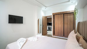 Strykjärn/strykbräda, internet och sängkläder