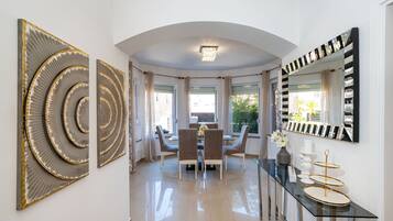 House | 6 bedrooms