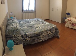 Iron/ironing board, WiFi, bed sheets - Apartment Trieste in Marone BS Lake Iseo (Marone)