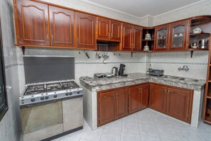 Private kitchen - 2-Bedroom Apartment with Stunning Sea View in Tangier (Tangier)