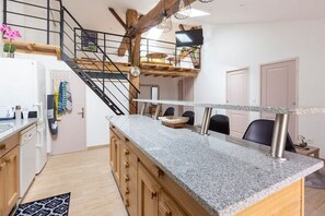 Mikrowelle, Ofen, Herdplatte, Geschirrspüler