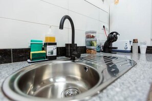 Microwave, oven, stovetop, dishwasher - Close to town center, 11 minutes from Center Parc. Mezzanine and children's play area. (Casteljaloux)