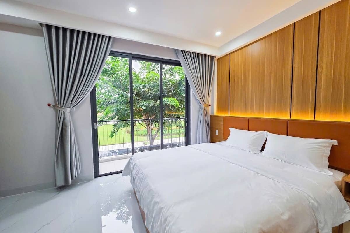 Standard Studio, Housekeeping