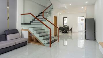 Villa Standard, balcon, vue jardin | Coin séjour