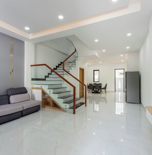 Villa Standard, balcon, vue jardin | Coin séjour