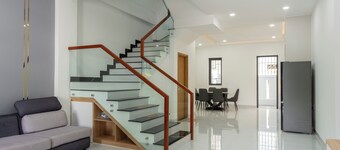 SINGAPORE 2 VILLA HOTEL