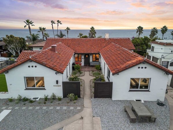 Exterior - La Jolla Studio By the Beach | Walk to the Ocean | (San Diego)
