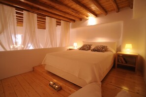 1 slaapkamer, een strijkplank/strijkijzer, gratis wifi, beddengoed