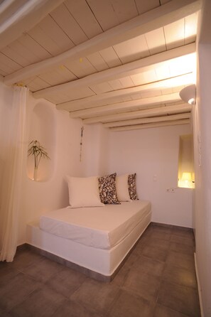 1 chambre, fer et planche à repasser, Wi-Fi gratuit, draps fournis