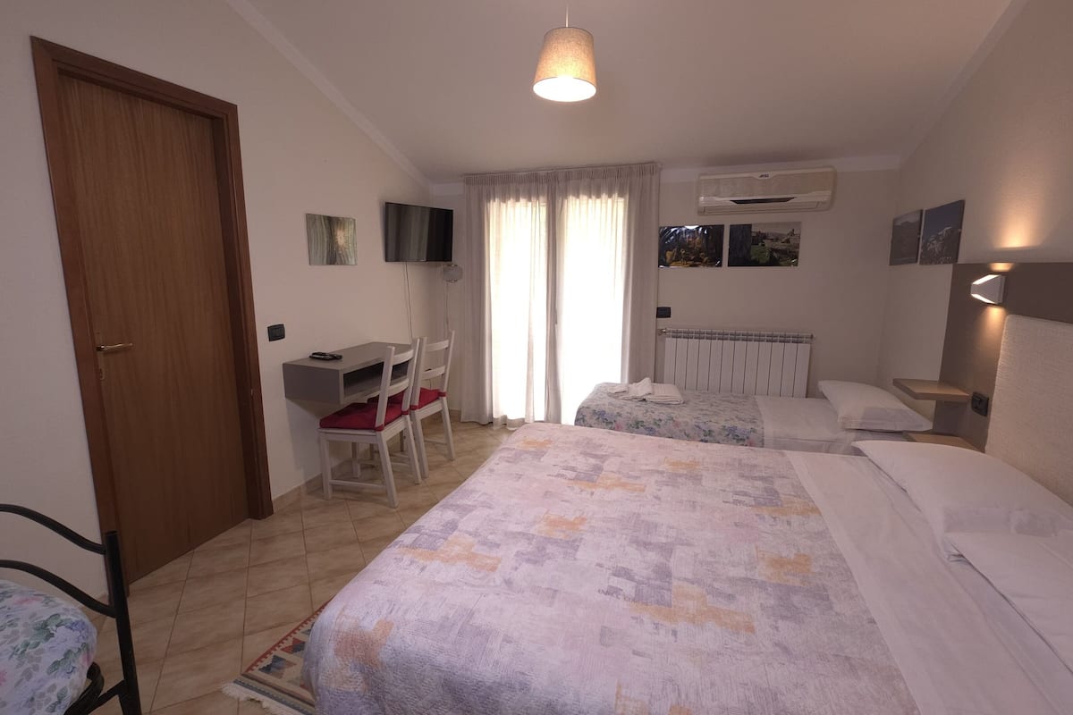 Free WiFi, wheelchair access