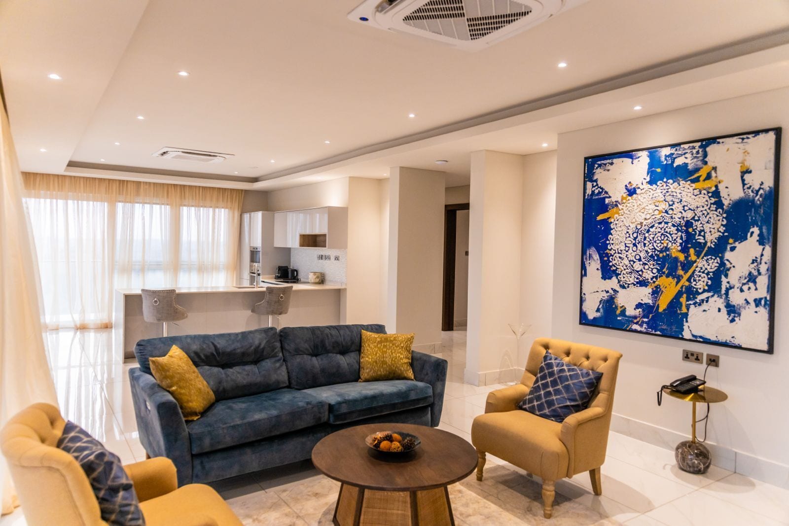 Apartment, Balkon, Meerblick | Wohnbereich | 48-Zoll-Smart-TV mit Kabelempfang, Netflix, iPod-Dockingstation